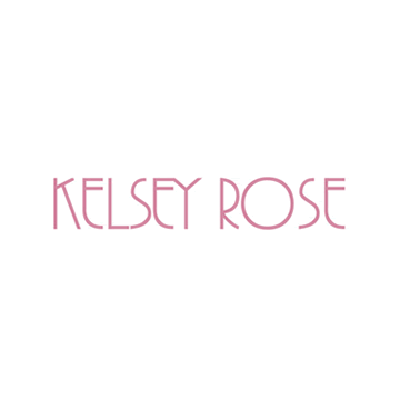 Text Kelsey Rose in rosa, moderner, dünner Schrift auf weißem Hintergrund - ideal für Brautmode und Brautatelier bei Dornröschen.